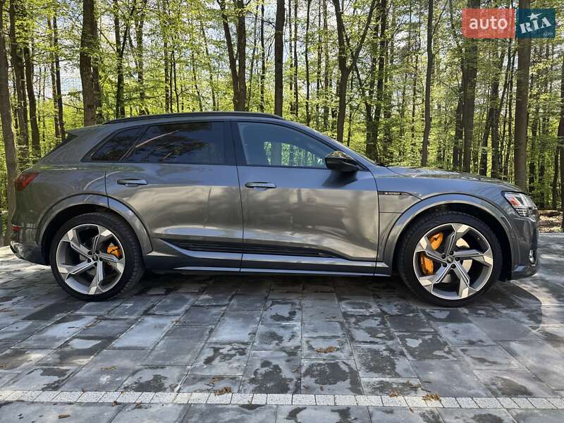 Позашляховик / Кросовер Audi e-tron S 2022 в Львові