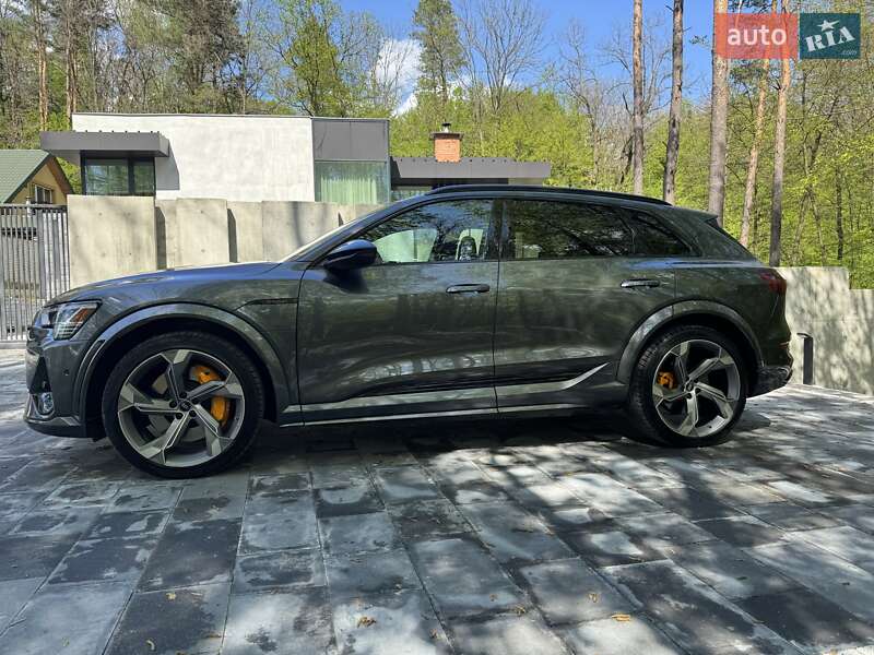 Позашляховик / Кросовер Audi e-tron S 2022 в Львові