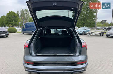 Внедорожник / Кроссовер Audi e-tron S 2020 в 
