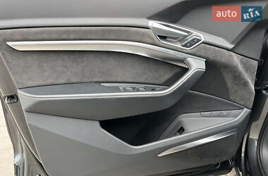 Внедорожник / Кроссовер Audi e-tron S 2020 в 