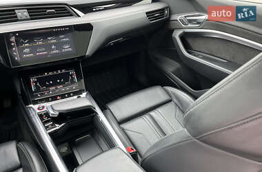 Внедорожник / Кроссовер Audi e-tron S 2020 в 