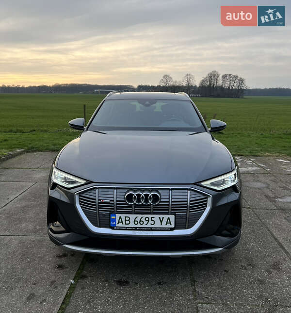 Внедорожник / Кроссовер Audi e-tron S 2020 в 
