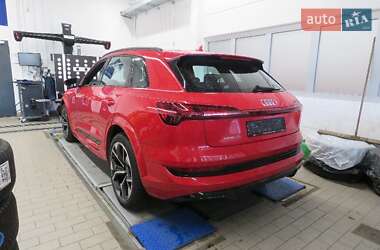 Внедорожник / Кроссовер Audi e-tron S 2021 в 