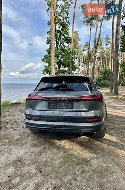 Внедорожник / Кроссовер Audi e-tron S 2021 в 