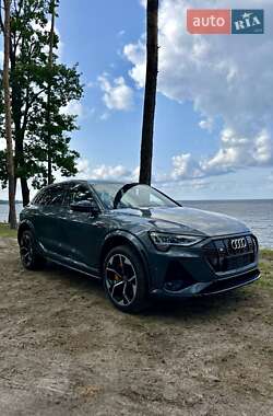 Внедорожник / Кроссовер Audi e-tron S 2021 в 