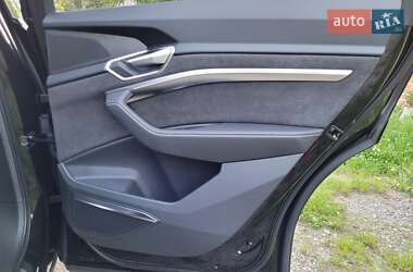 Внедорожник / Кроссовер Audi e-tron S 2022 в 