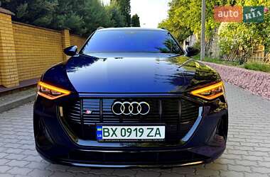 Внедорожник / Кроссовер Audi e-tron S 2020 в 