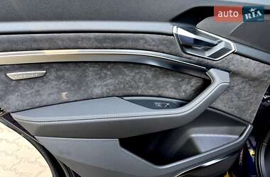 Внедорожник / Кроссовер Audi e-tron S 2020 в 
