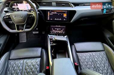 Внедорожник / Кроссовер Audi e-tron S 2020 в 