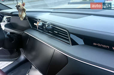 Внедорожник / Кроссовер Audi e-tron S 2022 в 