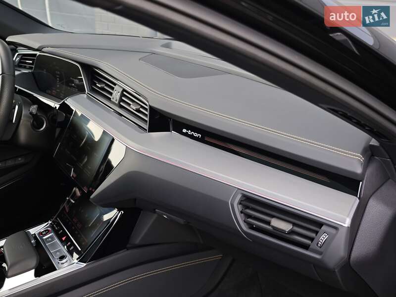 Внедорожник / Кроссовер Audi e-tron S 2022 в Луцке