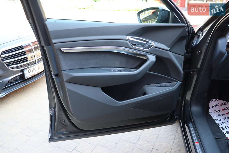 Позашляховик / Кросовер Audi e-tron S 2022 в Львові фото 14 Позашляховик / Кросовер Audi e-tron S 2022 в Львові