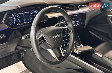 Внедорожник / Кроссовер Audi e-tron S 2021 в 