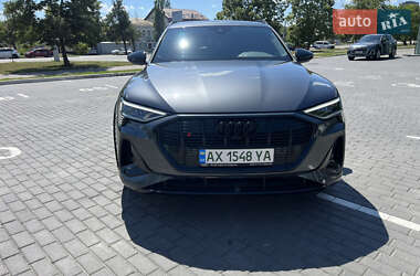 Внедорожник / Кроссовер Audi e-tron S 2023 в 