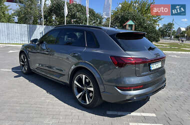 Внедорожник / Кроссовер Audi e-tron S 2023 в 