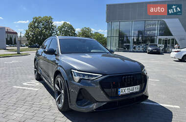 Внедорожник / Кроссовер Audi e-tron S 2023 в 