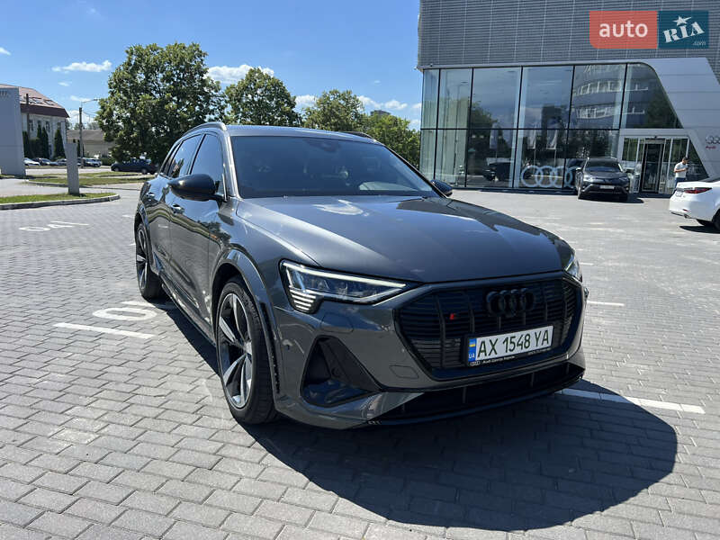 Позашляховик / Кросовер Audi e-tron S 2023 в Харкові фото 12 Позашляховик / Кросовер Audi e-tron S 2023 в Харкові