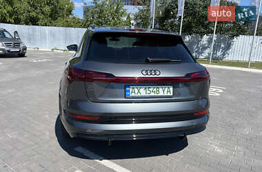 Внедорожник / Кроссовер Audi e-tron S 2023 в 