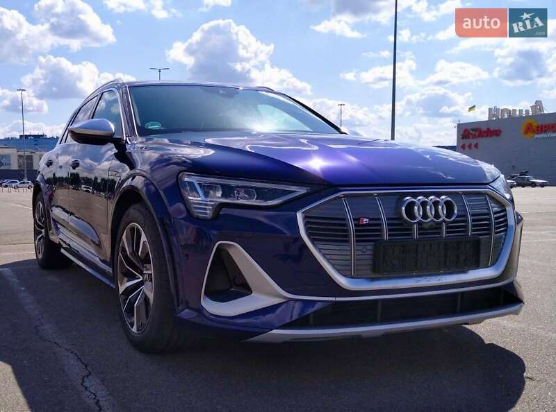 Внедорожник / Кроссовер Audi e-tron S 2022 в Киеве