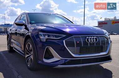 Внедорожник / Кроссовер Audi e-tron S 2022 в 