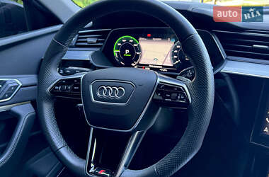 Внедорожник / Кроссовер Audi e-tron S 2022 в 