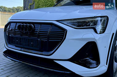 Внедорожник / Кроссовер Audi e-tron S 2022 в 