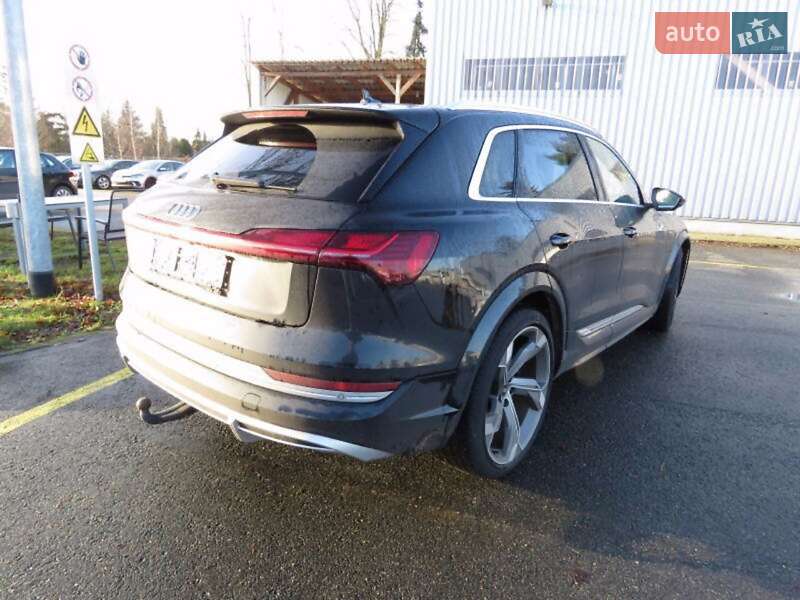 Позашляховик / Кросовер Audi e-tron S 2021 в Вінниці