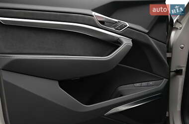 Внедорожник / Кроссовер Audi e-tron S 2022 в 