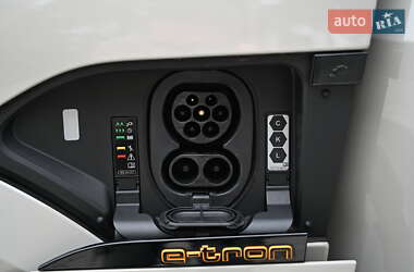 Внедорожник / Кроссовер Audi e-tron S 2022 в 