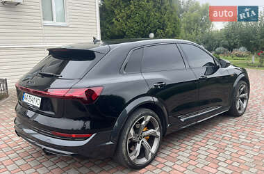 Внедорожник / Кроссовер Audi e-tron S 2021 в 