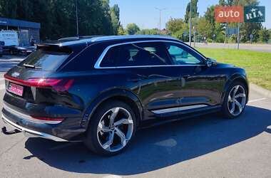 Позашляховик / Кросовер Audi e-tron S 2021 в  фото 8 Позашляховик / Кросовер Audi e-tron S 2021 в