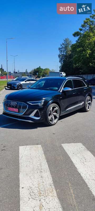 Позашляховик / Кросовер Audi e-tron S 2021 в Вінниці