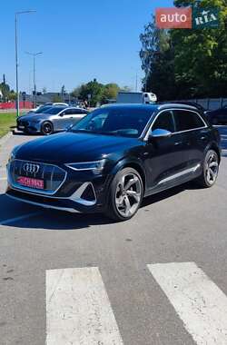 Позашляховик / Кросовер Audi e-tron S 2021 в  фото 3 Позашляховик / Кросовер Audi e-tron S 2021 в