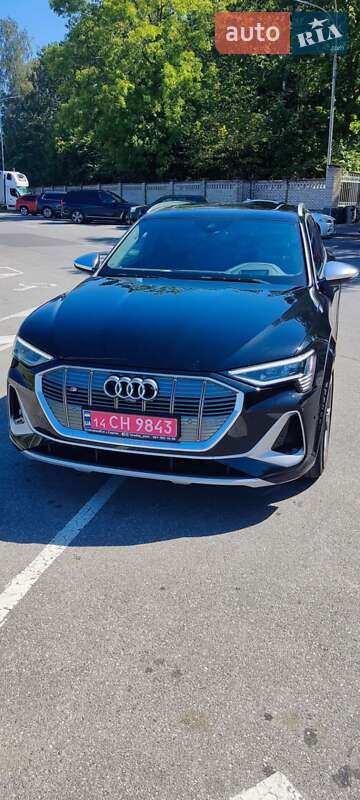 Позашляховик / Кросовер Audi e-tron S 2021 в Вінниці