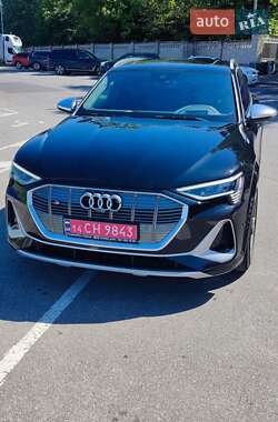 Позашляховик / Кросовер Audi e-tron S 2021 в  фото 4 Позашляховик / Кросовер Audi e-tron S 2021 в