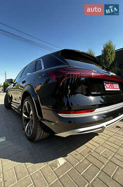 Внедорожник / Кроссовер Audi e-tron S 2021 в 