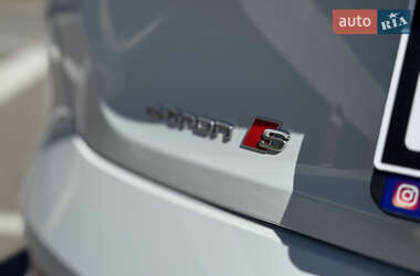 Позашляховик / Кросовер Audi e-tron S 2022 в 