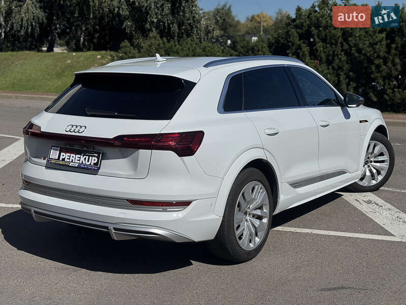 Позашляховик / Кросовер Audi e-tron S 2022 в Києві