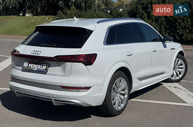 Позашляховик / Кросовер Audi e-tron S 2022 в 