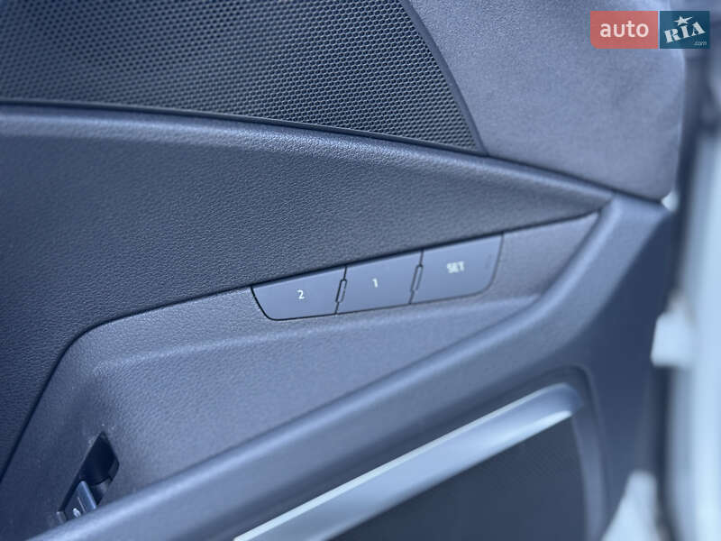 Позашляховик / Кросовер Audi e-tron S 2022 в Києві