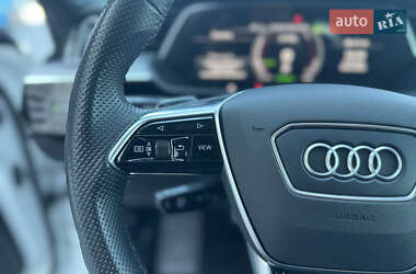 Позашляховик / Кросовер Audi e-tron S 2022 в 