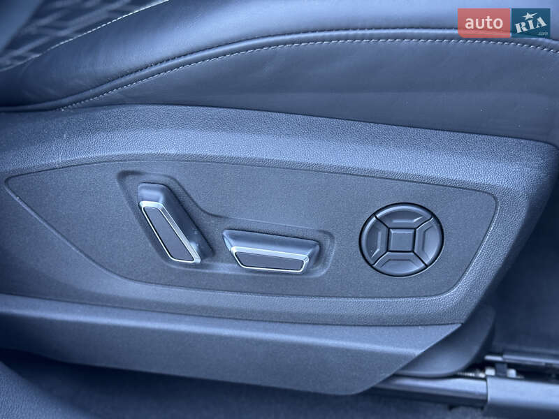 Позашляховик / Кросовер Audi e-tron S 2022 в Києві