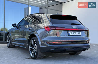 Позашляховик / Кросовер Audi e-tron S 2020 в 