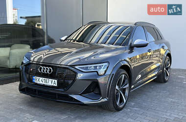 Позашляховик / Кросовер Audi e-tron S 2020 в 
