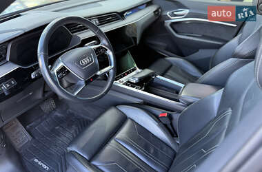 Позашляховик / Кросовер Audi e-tron S 2020 в 
