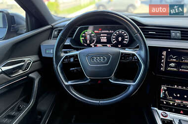 Позашляховик / Кросовер Audi e-tron S 2020 в 