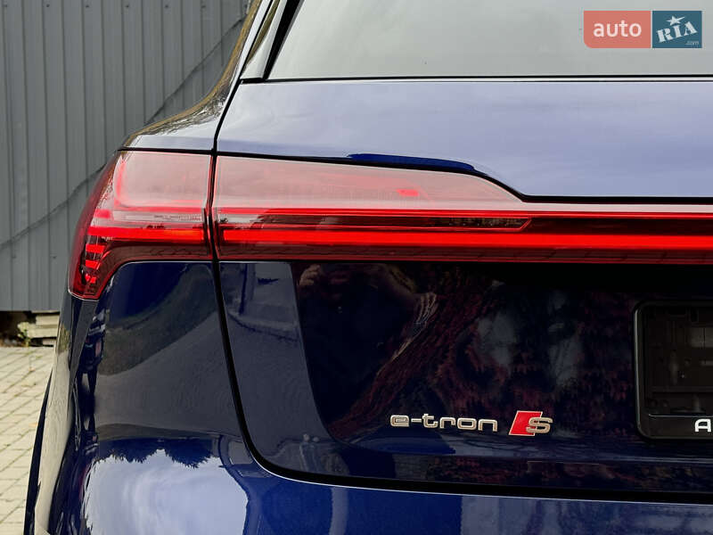 Позашляховик / Кросовер Audi e-tron S 2021 в Києві фото 19 Позашляховик / Кросовер Audi e-tron S 2021 в Києві