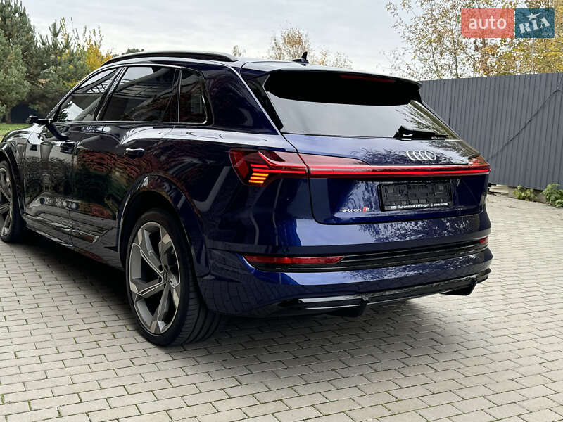 Позашляховик / Кросовер Audi e-tron S 2021 в Києві фото 40 Позашляховик / Кросовер Audi e-tron S 2021 в Києві