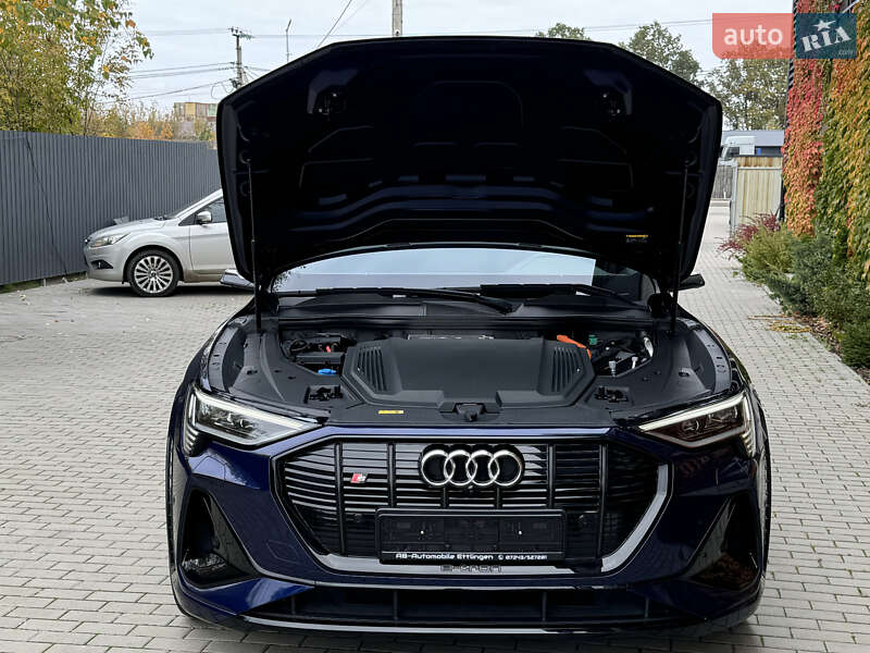 Позашляховик / Кросовер Audi e-tron S 2021 в Києві фото 131 Позашляховик / Кросовер Audi e-tron S 2021 в Києві