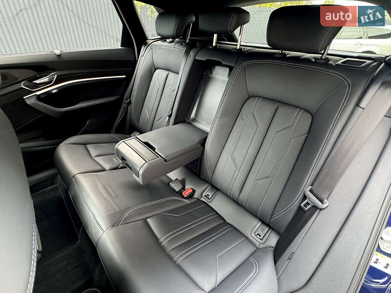 Позашляховик / Кросовер Audi e-tron S 2021 в Києві фото 74 Позашляховик / Кросовер Audi e-tron S 2021 в Києві